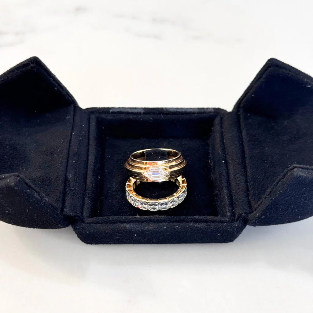 Material Good Gold Diamond Ring Size 4 - Image 4