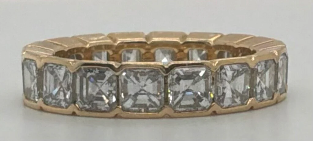 Material Good Gold Diamond Ring Size 4 - Image 5